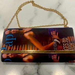 Magazine Clutch